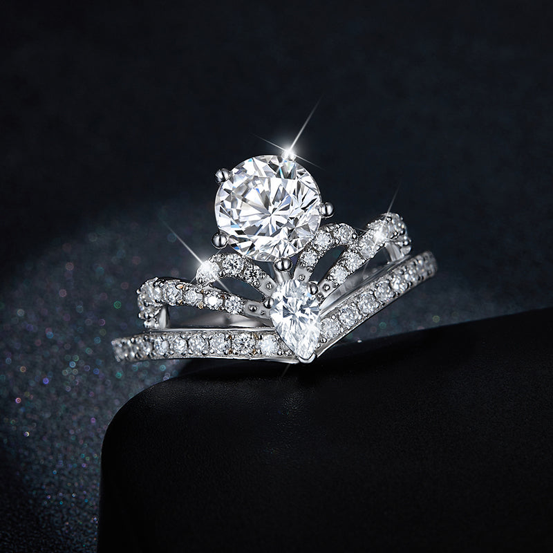 IE0146 CROWN 1CT MOISSANITE RING IN STERLING SILVER