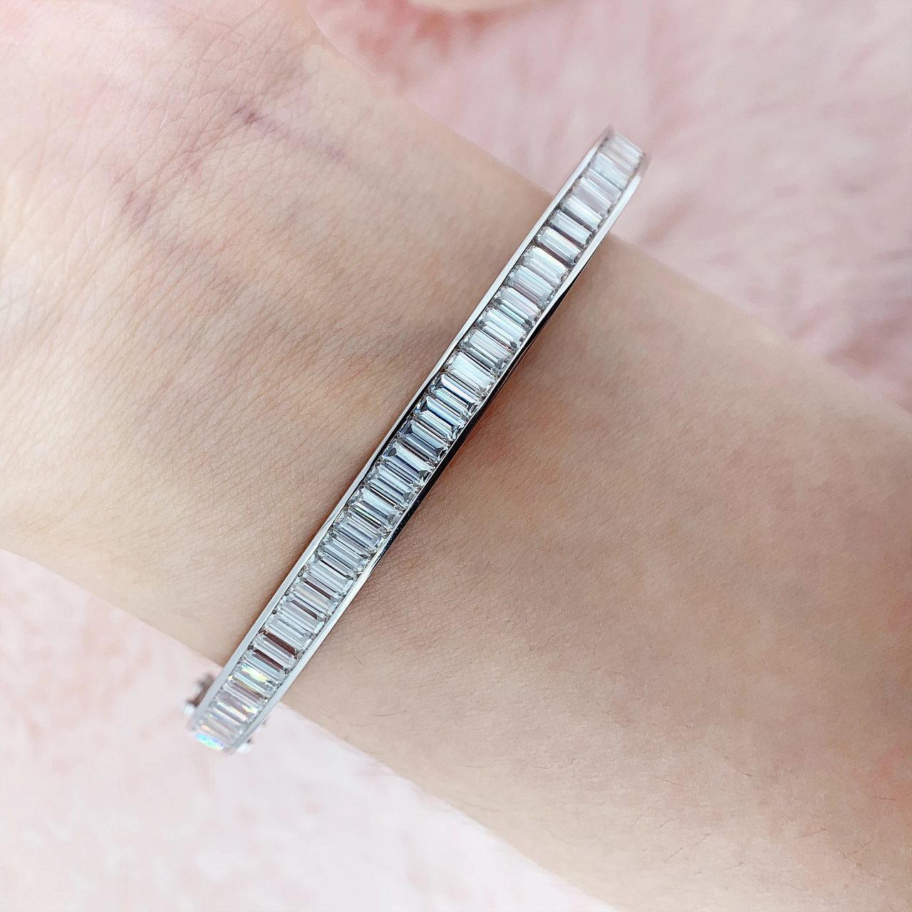 Ohrring mit keltischem Knoten aus Sterlingsilber