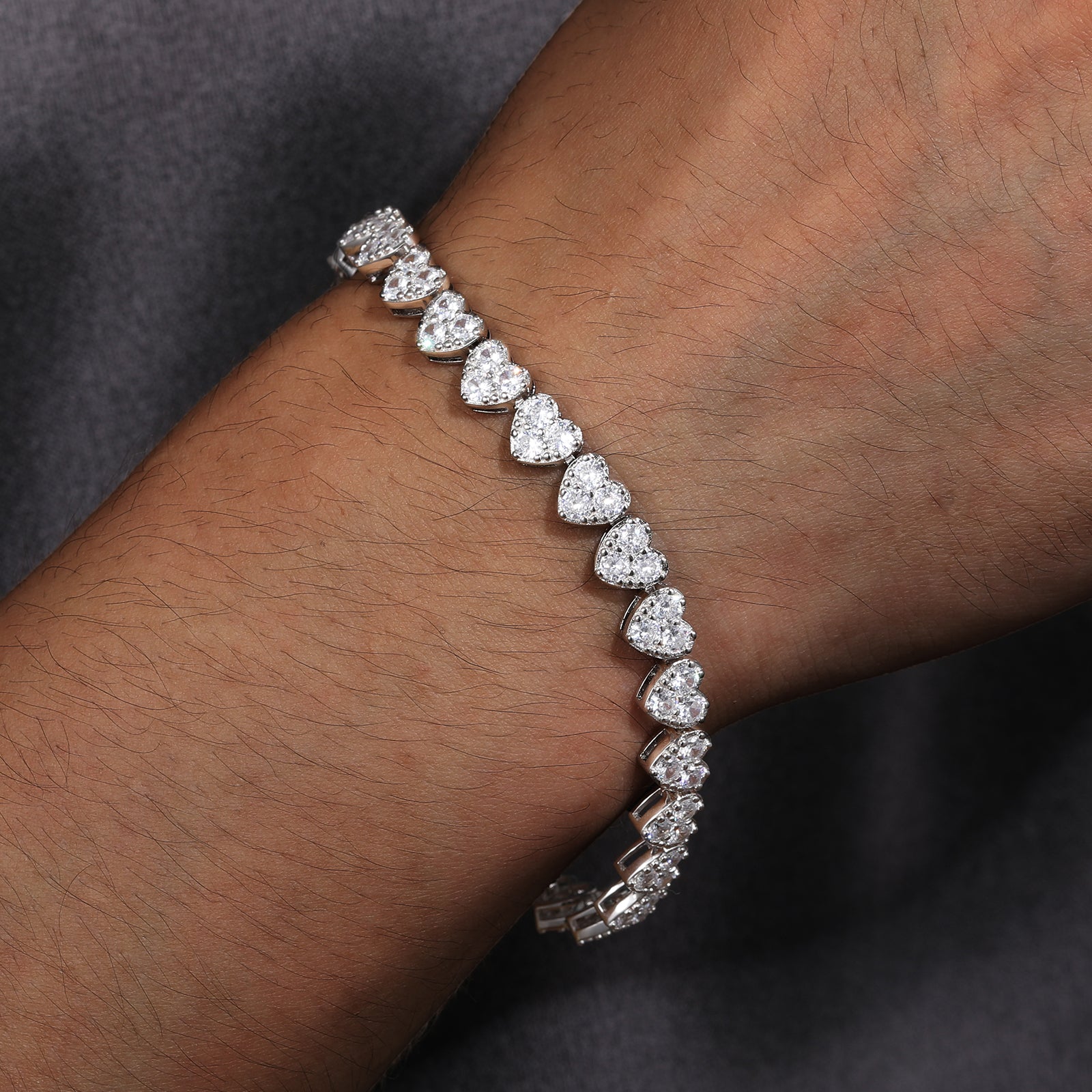MOISSANITE DIAMOND HEART TENNIS CHAIN BRACELET IN STERLING SILVER - IVORY & EBONY