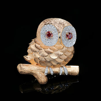 18K GOLD PLATED MOISSANITE CRIMSON GAZE OWL BROOCH IN STERLING SILVER