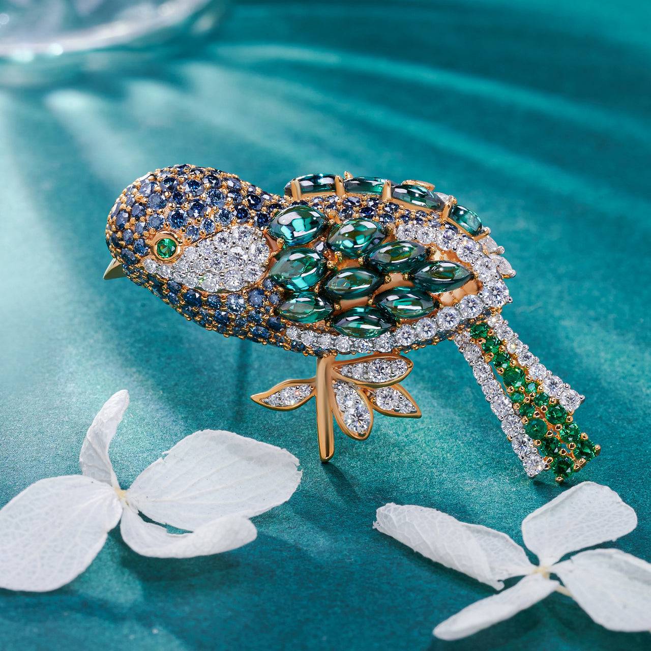 18K GOLD PLATED MAJESTIC MEADOW BIRD BROOCH IN STERLING SILVER