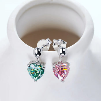 Boucles d'oreilles en argent sterling plaqué or blanc 18 carats avec moissanite taille cœur 