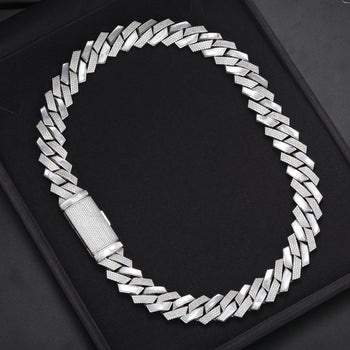 BRACELET À MAILLES CUBINES TAILLÉES EN ARGENT MASSIF