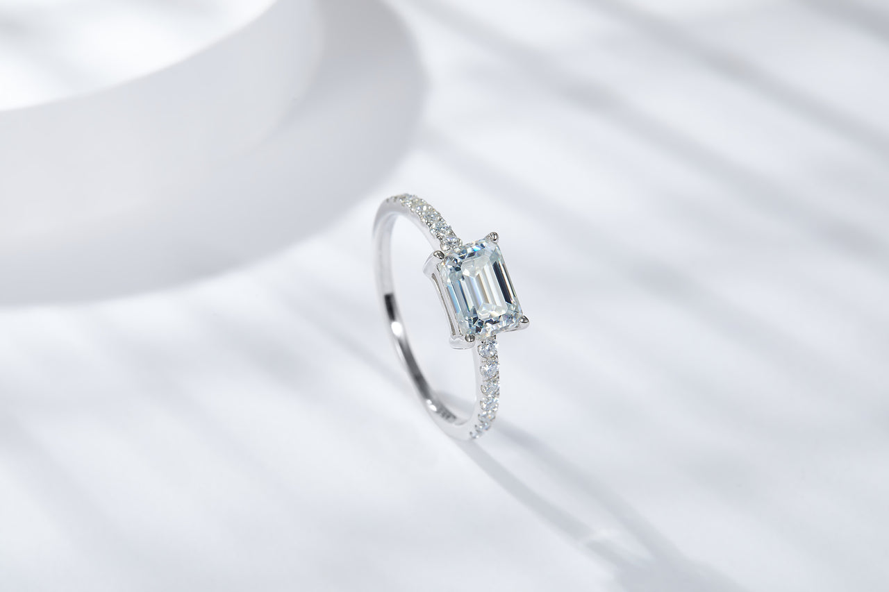 1CT MOISSANITE DIAMOND EMERALD CUT IN STERLING SILVER