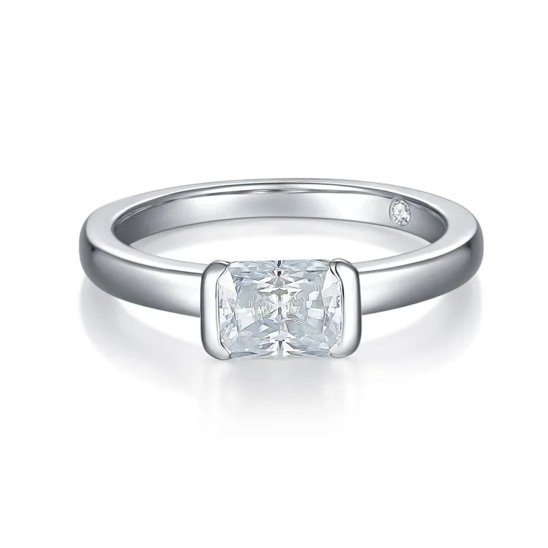 IE00206 1CT RADIANT CUT MOISSANITE RING IN STERLING SILVER