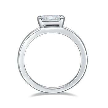 IE00206 1CT RADIANT CUT MOISSANITE RING IN STERLING SILVER