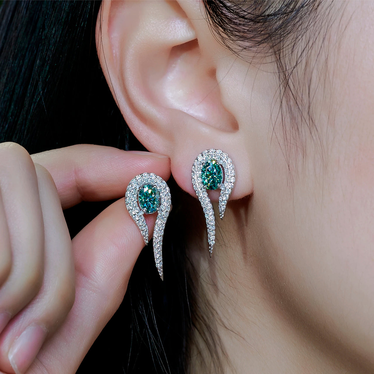 2.8CT MAOISSANITE EMERALD TIDE EARRINGS IN STERLING SILVER