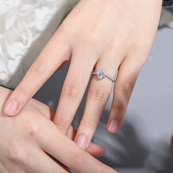 1ct MOISSANITE DIAMOND SOLITAIRE RING IN STERLING SILVER - IVORY & EBONY