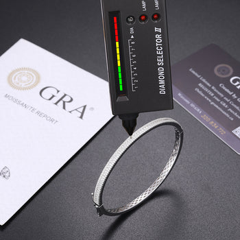 4 mm Moissanit-Diamant-Armreif aus Sterlingsilber