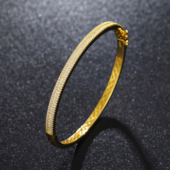 4 mm Moissanit-Diamant-Armreif aus Sterlingsilber