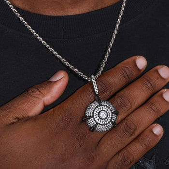 Anhänger mit Drachenklauenmotiv und Moissanit-Diamanten in Sterlingsilber 