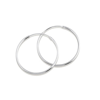 CLASSIC HOOP EARRING IN STERLING SILVER