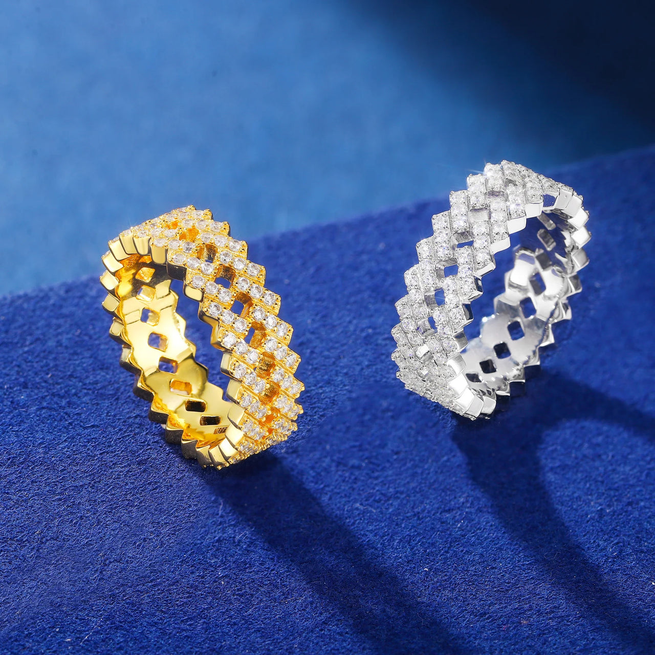 Kreuzring mit Moissanit-Diamanten in Sterlingsilber 