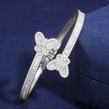 Baguette-Moissanit-Schmetterlingsarmband aus Sterlingsilber