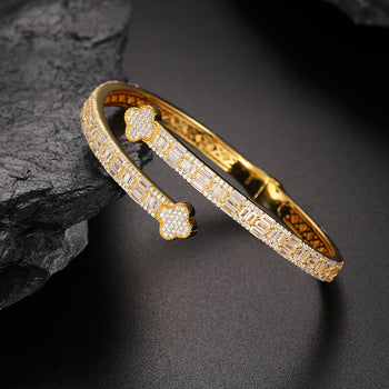 BRACELET MANCHETTE EN ARGENT MASSIF ET MOUSSANET EN BAGUETTE ET MOISSANITE