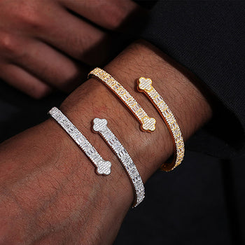 BRACELET MANCHETTE EN ARGENT MASSIF ET MOUSSANET EN BAGUETTE ET MOISSANITE