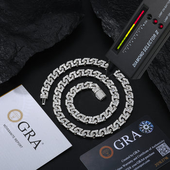 Chaîne en argent sterling sertie de diamants et de moissanite baguette 