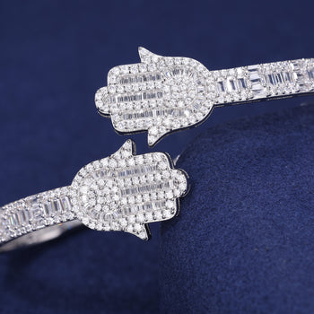 Baguette-Moissanit-Hamsa-Armreif aus Sterlingsilber