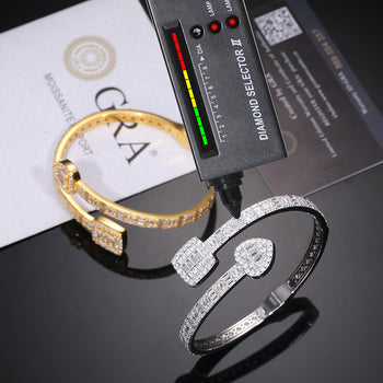 BRACELET MANCHETTE EN ARGENT MASSIF ET MOISSAINE EN FORME DE CŒUR {STYLE 2}