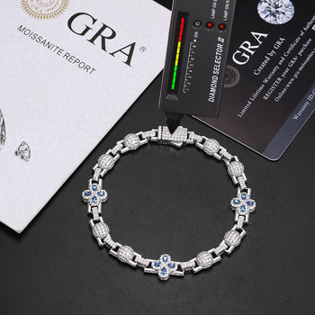 Bracelet en argent sterling orné de perles et de trèfles à quatre feuilles en moissanite colorée