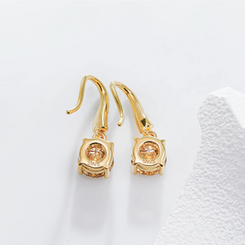 Ohrringe mit grünem Moissanit im Weihnachtsbaumschliff (2 Karat) in massivem Weißgold 