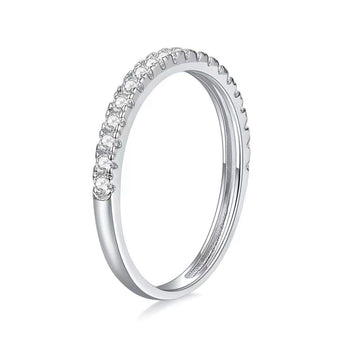 Bague élégante en moissanite et argent sterling