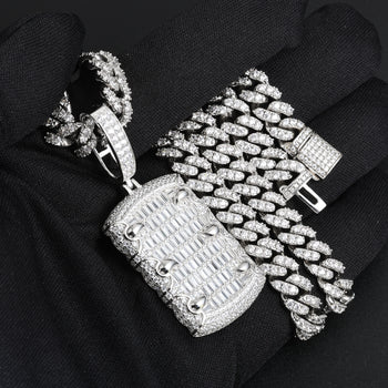 Anhänger mit Moissanit-Krallenform im Smaragdschliff aus Sterlingsilber