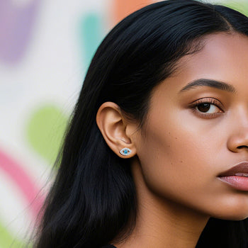 Boucles d'oreilles puces en moissanite Evil Eyes en argent sterling 