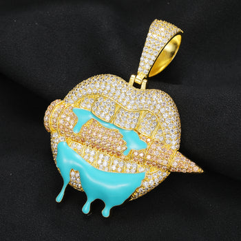 MOISSANIT-ANHÄNGER IN LIPPENFORM, DER IM DUNKELN LEUCHTET, AUS STERLINGSILBER