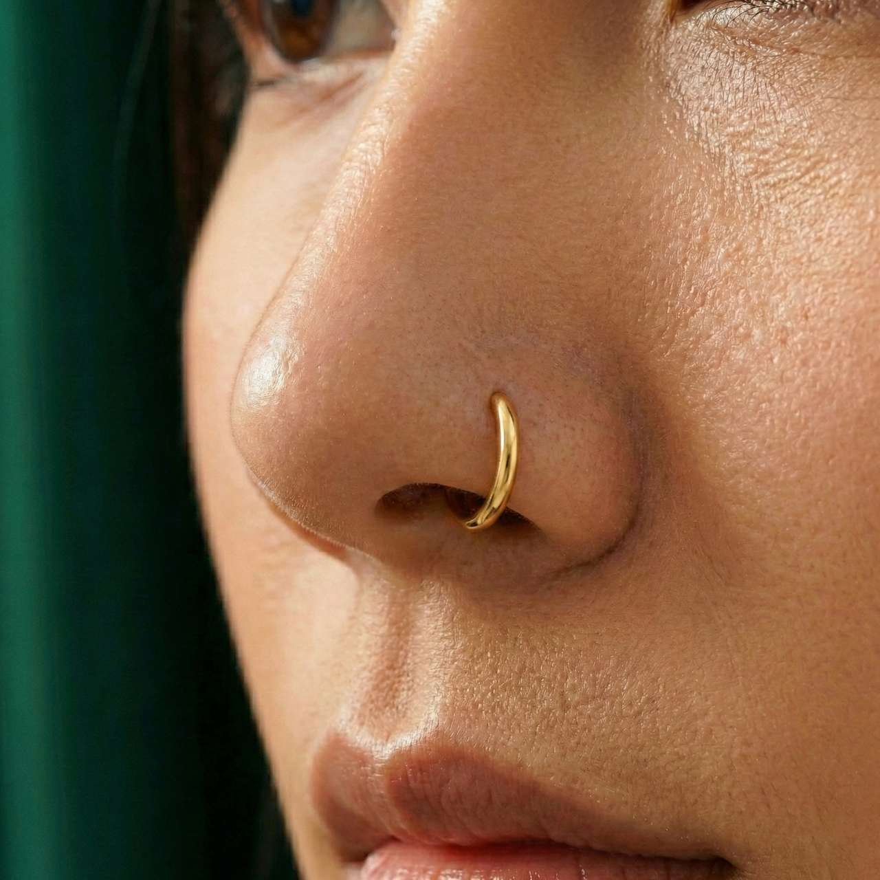 HINGED CLASSIC HOOP EARRING/NOSE RING IN SOLID GOLD