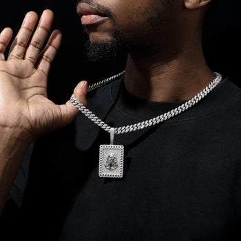 Jesus-Anhänger aus Sterlingsilber mit Moissanit-Verzierung 