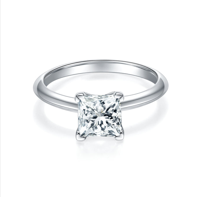 IE00126 2CT MOISSANITE DIAMOND PRINCESS CUT RING IN STERLING SILVER