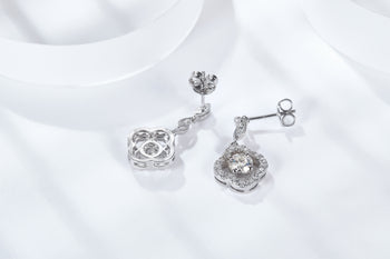 IE0024 5MM CLOVER HALO MOISSANITE DIAMOND DROP EARRINGS IN STERLING SILVER