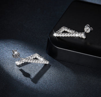 Boucles d'oreilles pendantes géométriques en moissanite de 1,5 mm en argent sterling IE0060