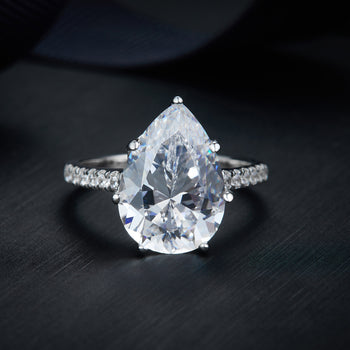 IE0078 PEAR CUT MOISSANITE ENGANGEMENT RING IN STERLING SILVER
