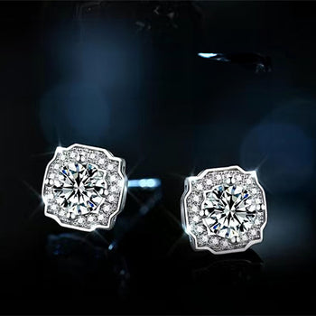 Boucles d'oreilles puces en argent sterling serties de diamants moissanite ronds de 0,5 carat (IE008)