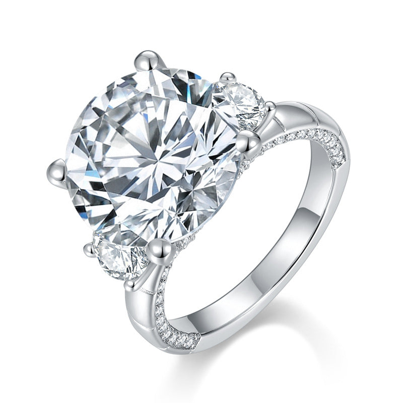 IE0110 ROUND BRILLIANT CUT MOISSANITE ENGAGEMENT RING IN STERLING SILVER