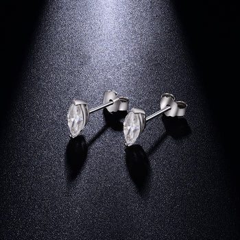 Boucles d'oreilles puces en moissanite taille marquise, monture argent sterling IE0142