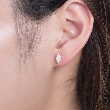 Boucles d'oreilles puces en moissanite taille marquise, monture argent sterling IE0142