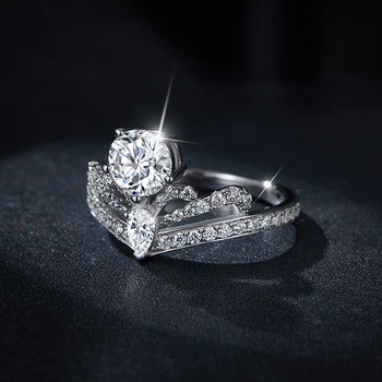 IE0146 CROWN 1CT MOISSANITE RING IN STERLING SILVER