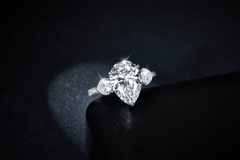 IE0147 5CT WATER DROP PEAR CUT MOISSANITE DIAMOND RING IN STERLING SILVER