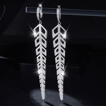 Boucles d'oreilles pendantes à pampilles longues en moissanite et diamants IE0154, en argent sterling