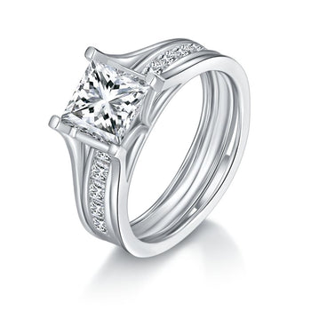 IE0174 PRINCESS CUT MOISSANITE RING IN STERLING SILVER