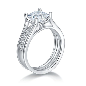 IE0174 PRINCESS CUT MOISSANITE RING IN STERLING SILVER