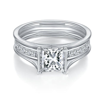IE0174 PRINCESS CUT MOISSANITE RING IN STERLING SILVER