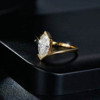 IE0195 1CT MARQUISE MOISSANITE DIAMOND RING IN STERLING SILVER