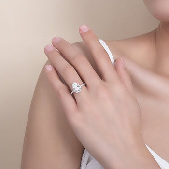 IE0290 PEAR CUT MOISSANITE DIAMOND RING IN STERLING SILVER