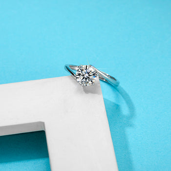 Bague de fiançailles en argent sterling avec moissanite taille ronde de 1 carat (IE04951)