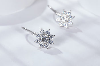 IE4017 0,5 Karat Moissanit-Sonnenblumen-Ohrhänger aus Sterlingsilber