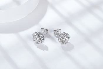 Boucles d'oreilles clous en forme de flocon de neige serties de diamants et de moissanite IE4021, en argent sterling